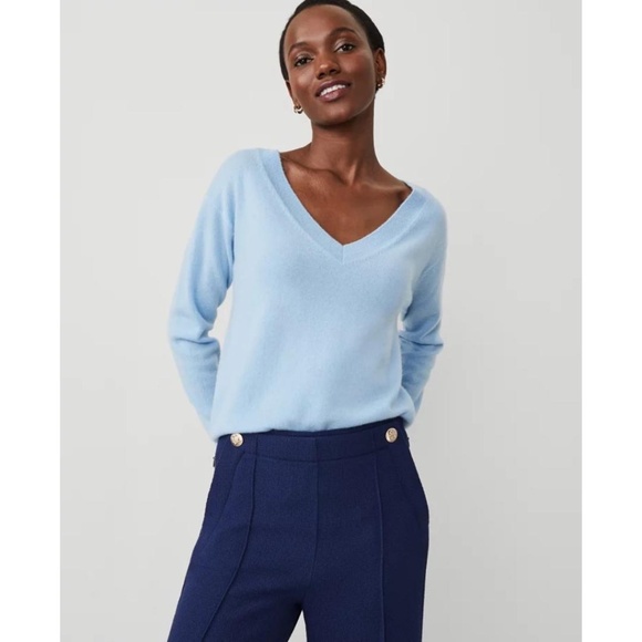 Ann Taylor Cashmere V-Neck Sweater NEW - Picture 1 of 6